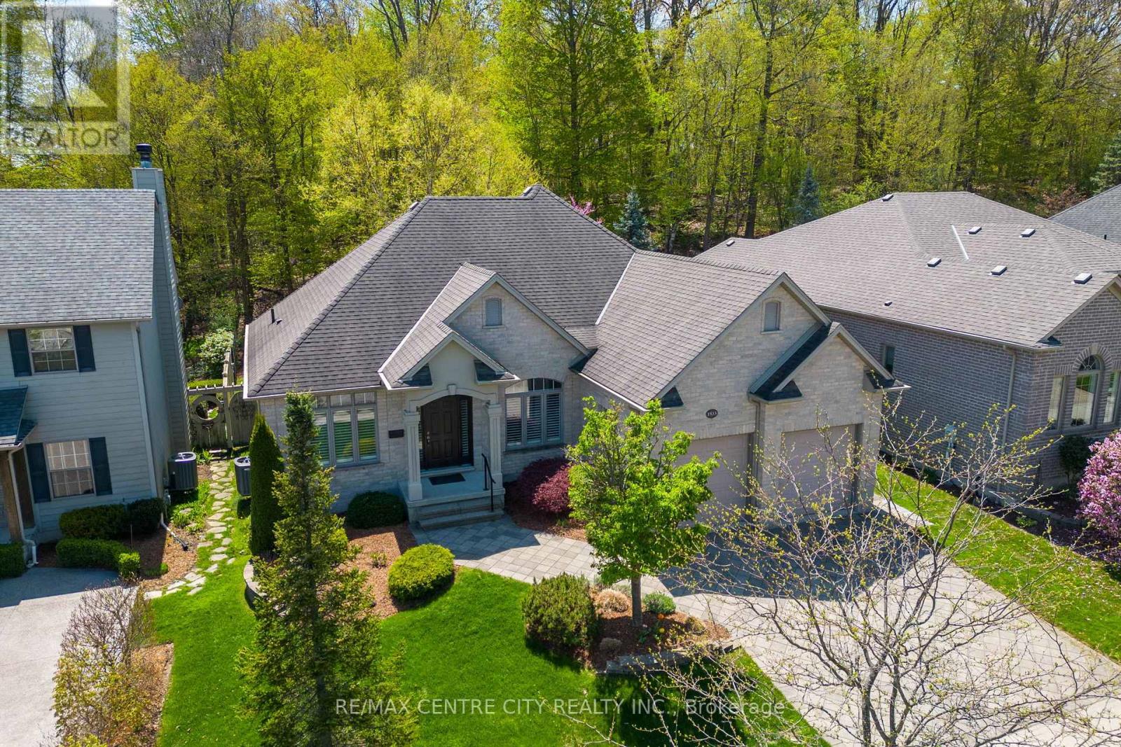 1533 Shore Road, London South, Ontario  N6K 4Z5 - Photo 1 - X12927892