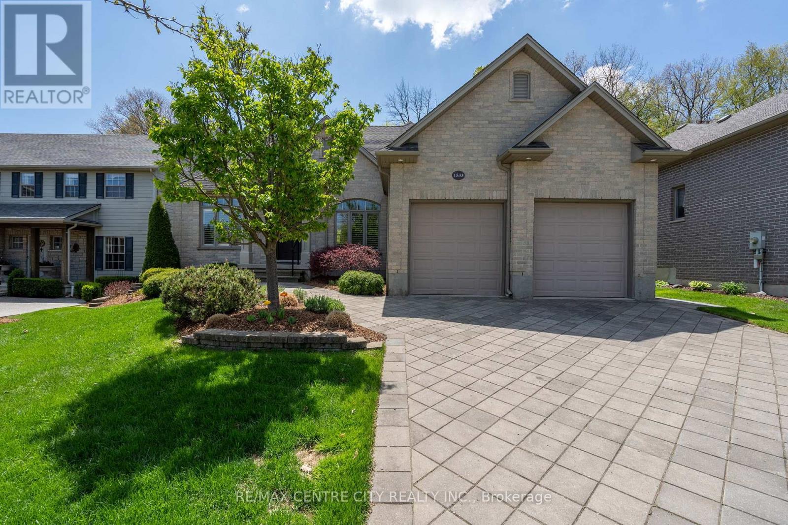 1533 Shore Road, London South, Ontario  N6K 4Z5 - Photo 2 - X12927892