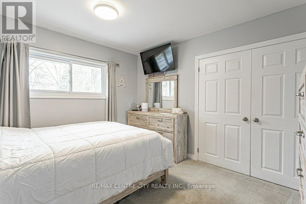 21 Strathcona Drive, London East, Ontario  N5W 1P7 - Photo 17 - X12927914