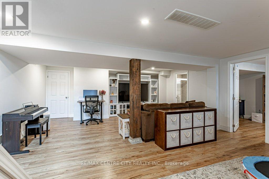 21 Strathcona Drive, London East, Ontario  N5W 1P7 - Photo 24 - X12927914