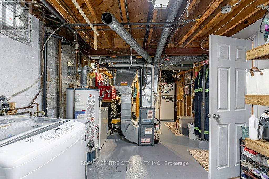 21 Strathcona Drive, London East, Ontario  N5W 1P7 - Photo 28 - X12927914