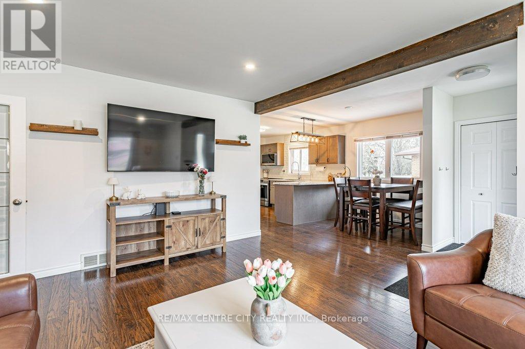 21 Strathcona Drive, London East, Ontario  N5W 1P7 - Photo 7 - X12927914