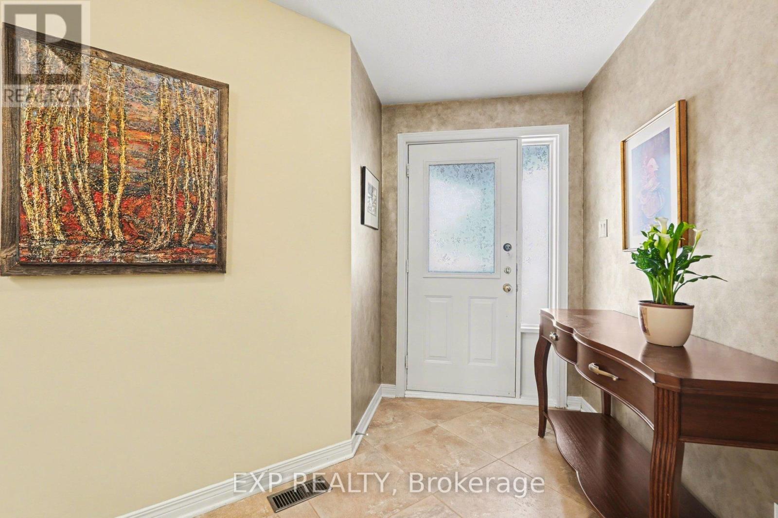 41 Bunting Lane, Ottawa, Ontario  K2M 2P7 - Photo 3 - X12927810