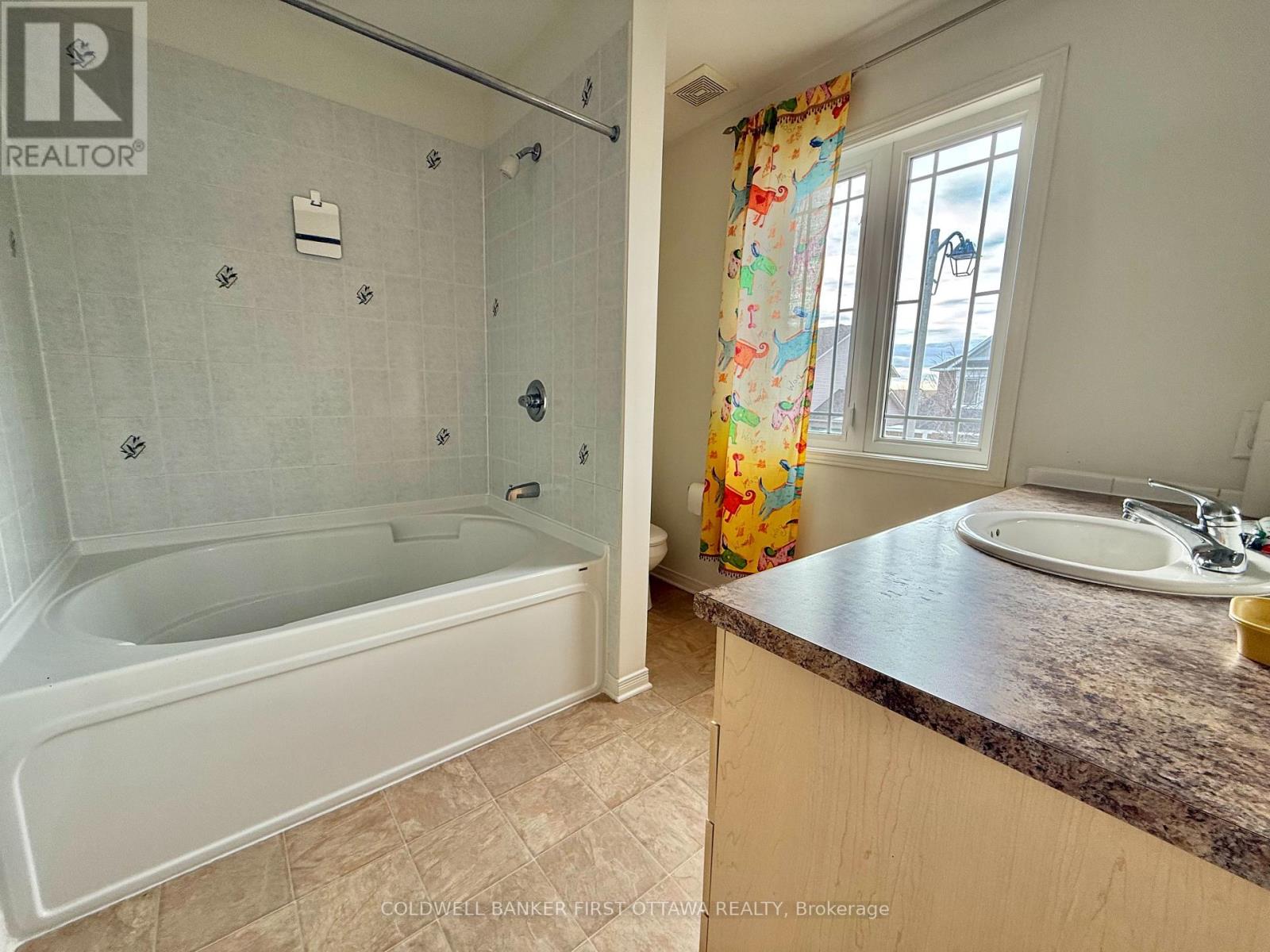 805 Taradale Drive, Ottawa, Ontario  K2J 5P3 - Photo 12 - X12927812