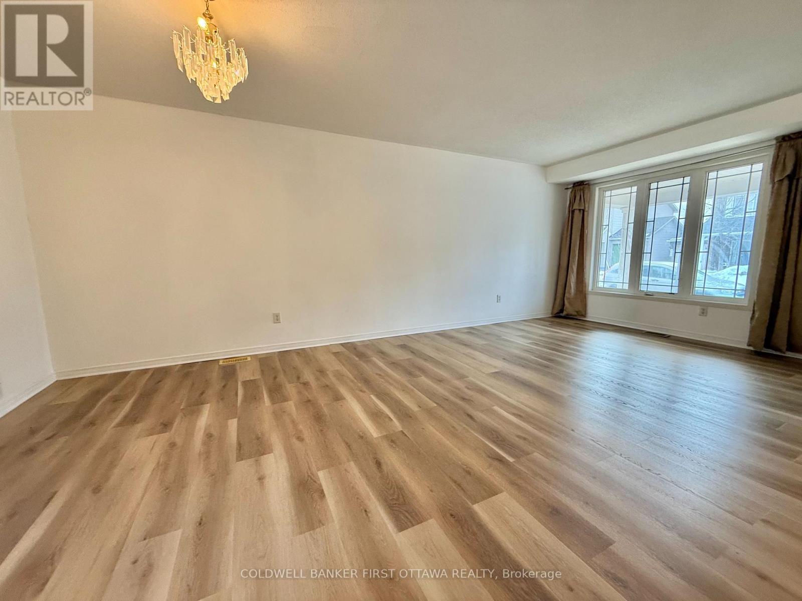 805 Taradale Drive, Ottawa, Ontario  K2J 5P3 - Photo 6 - X12927812