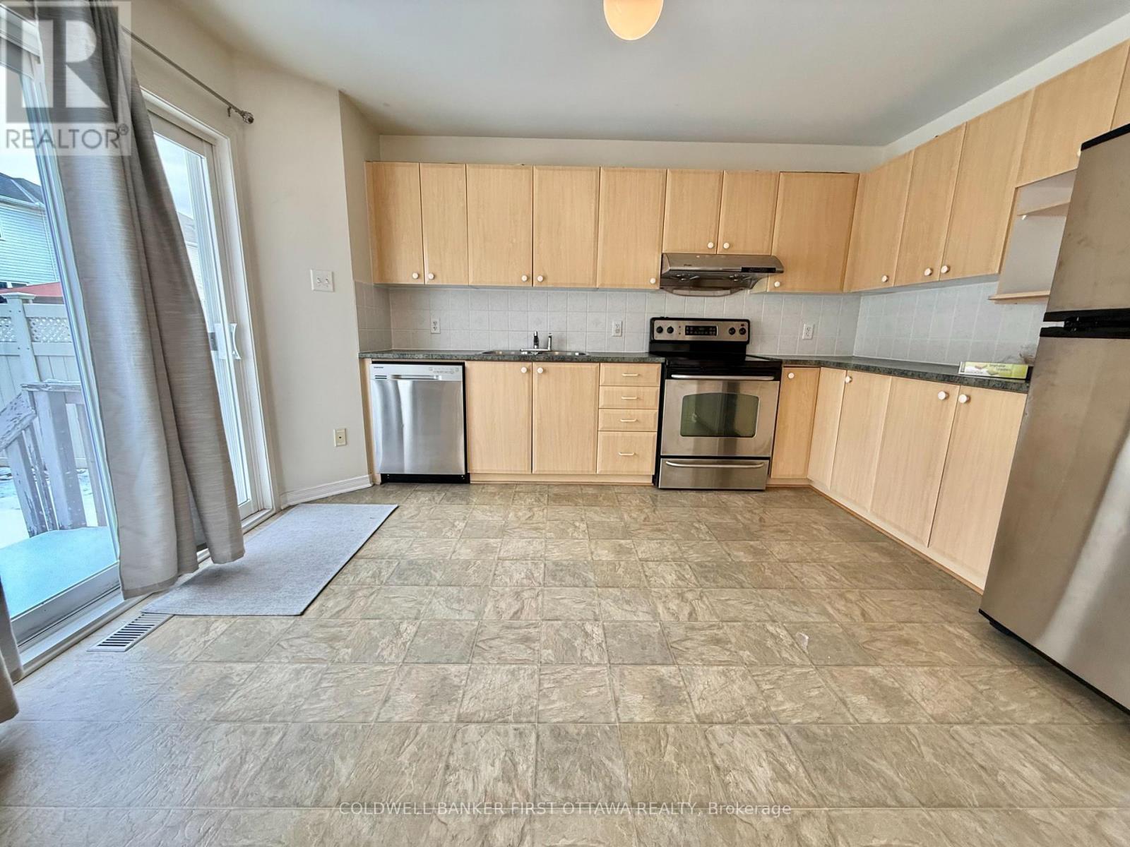 805 Taradale Drive, Ottawa, Ontario  K2J 5P3 - Photo 7 - X12927812