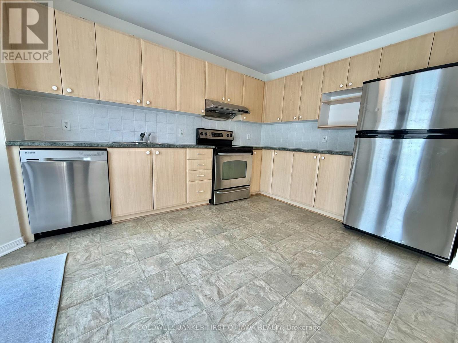 805 Taradale Drive, Ottawa, Ontario  K2J 5P3 - Photo 8 - X12927812