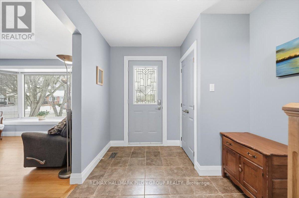 962 Weston Drive, Ottawa, Ontario  K1G 1X2 - Photo 13 - X12927862