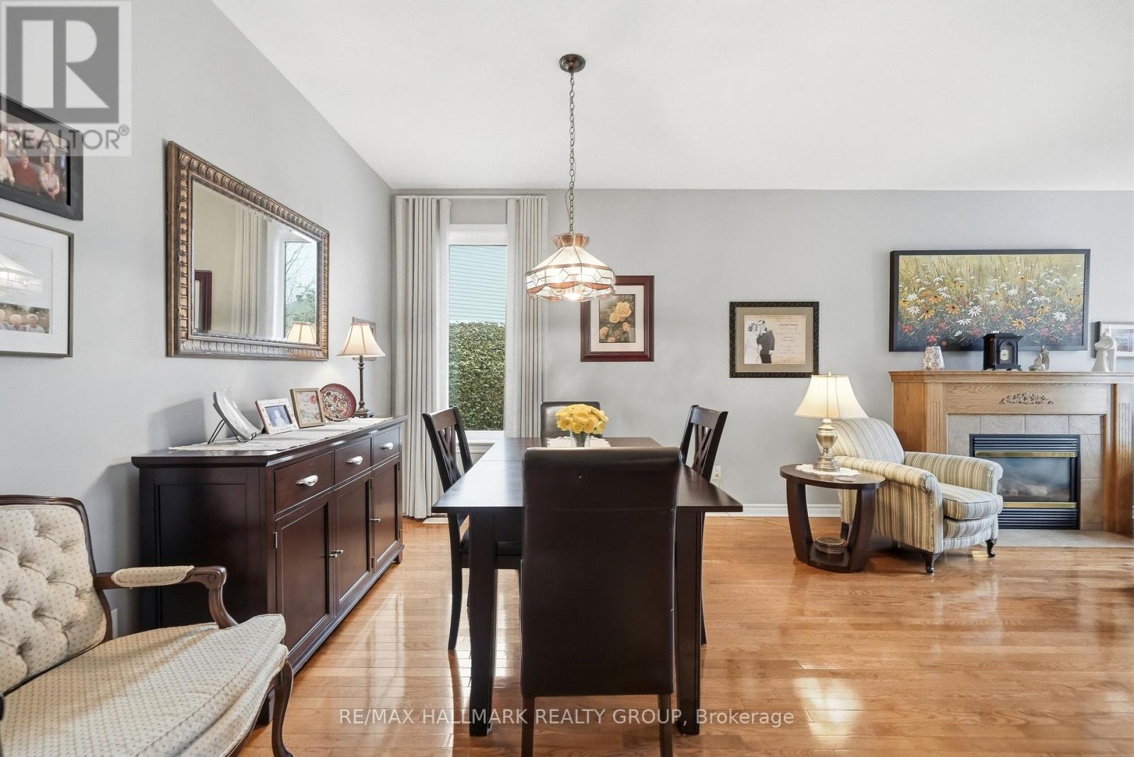 724 Long Point Circle, Ottawa, Ontario  K1T 4E9 - Photo 12 - X12927972