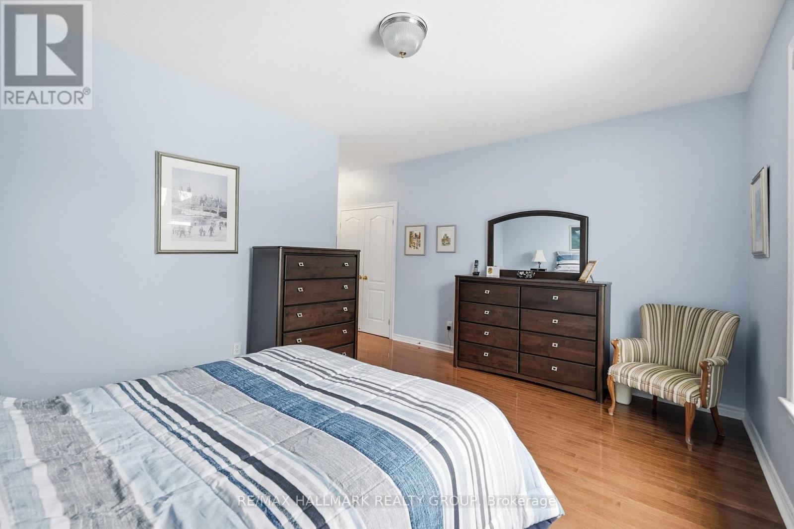 724 Long Point Circle, Ottawa, Ontario  K1T 4E9 - Photo 24 - X12927972