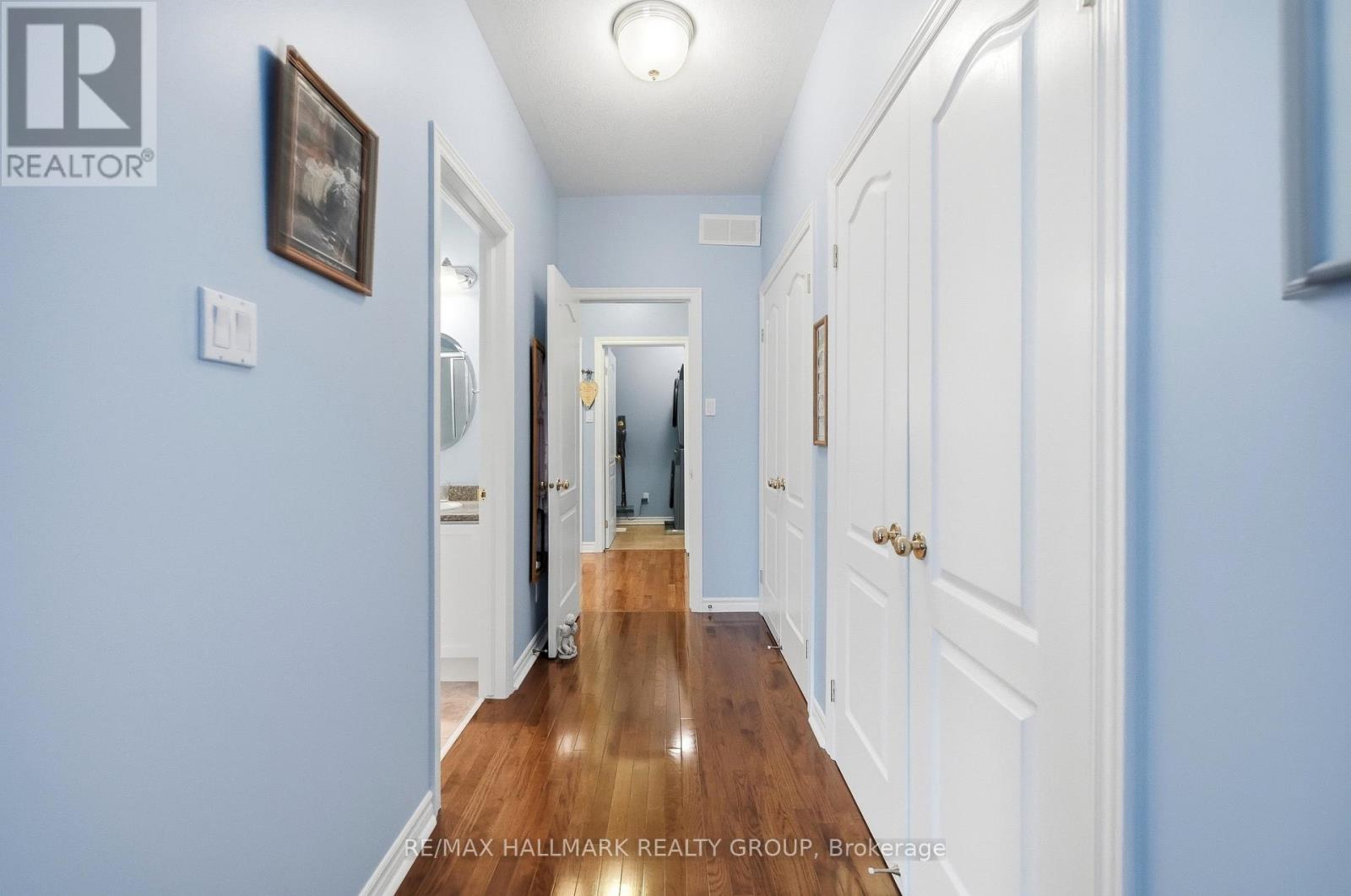 724 Long Point Circle, Ottawa, Ontario  K1T 4E9 - Photo 25 - X12927972