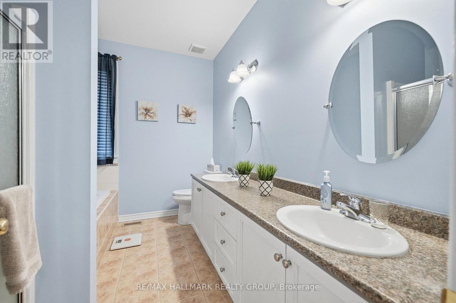 724 Long Point Circle, Ottawa, Ontario  K1T 4E9 - Photo 26 - X12927972