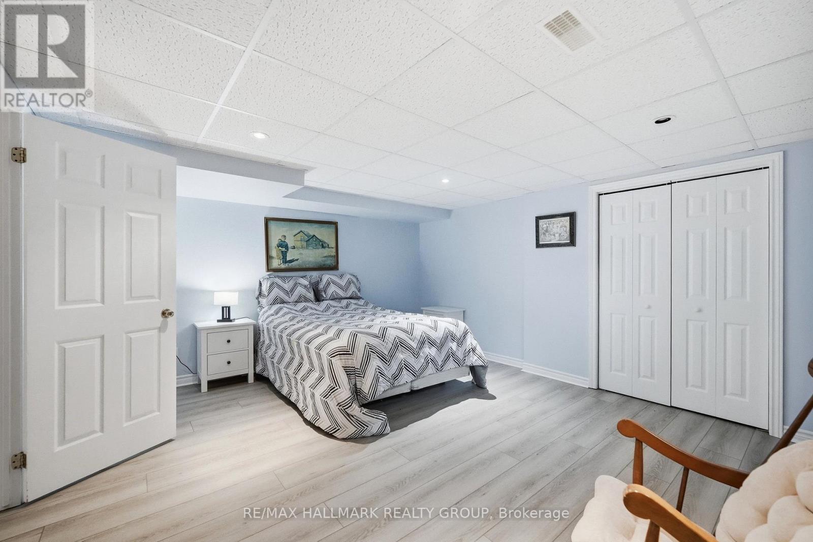 724 Long Point Circle, Ottawa, Ontario  K1T 4E9 - Photo 35 - X12927972