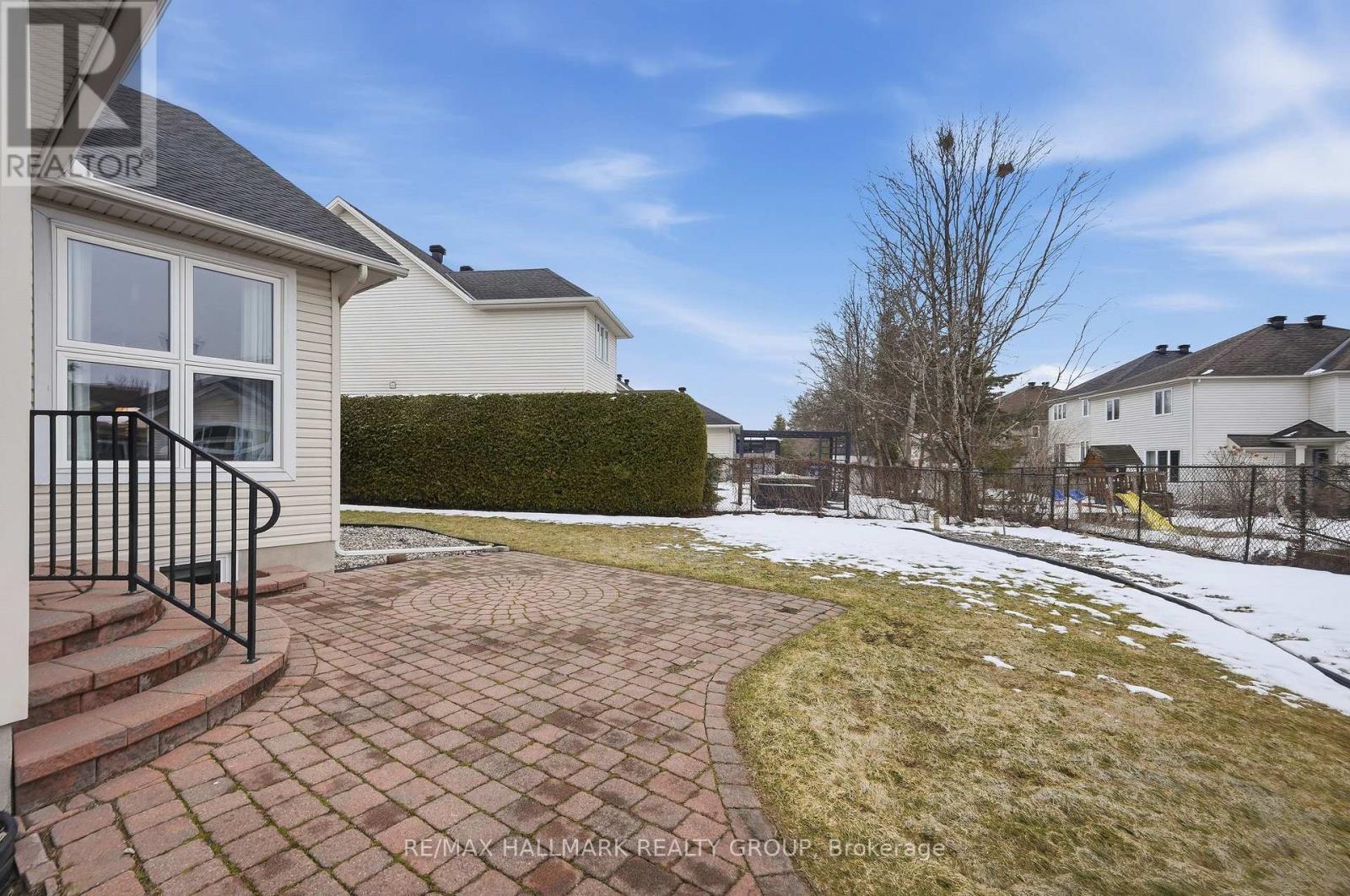 724 Long Point Circle, Ottawa, Ontario  K1T 4E9 - Photo 44 - X12927972