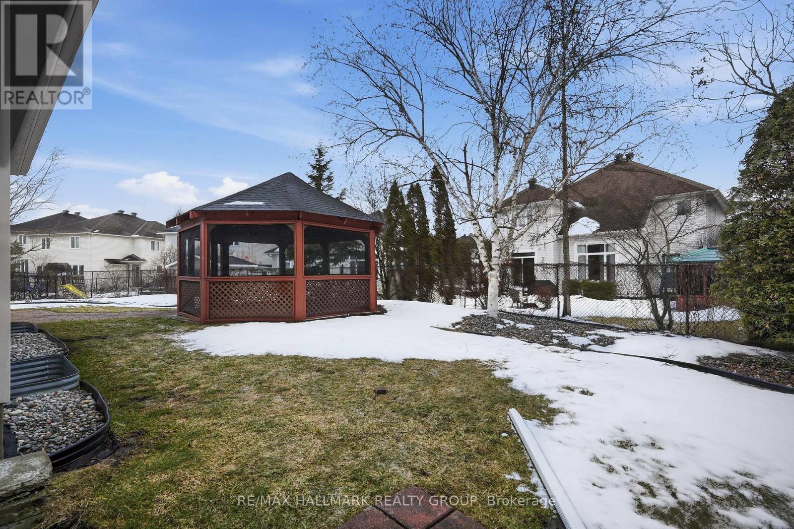724 Long Point Circle, Ottawa, Ontario  K1T 4E9 - Photo 45 - X12927972