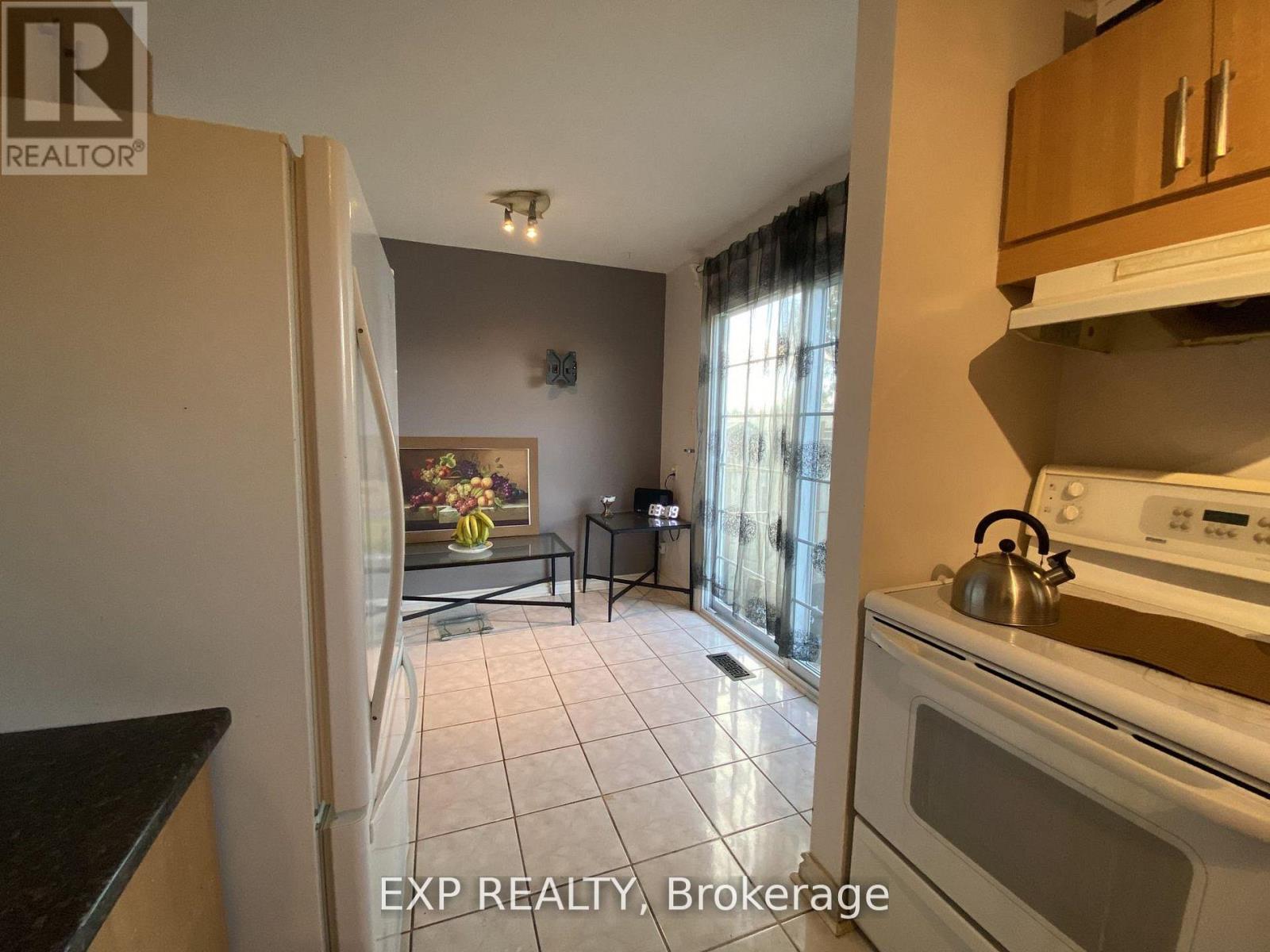 415 Kintyre Private, Ottawa, Ontario  K2C 3M9 - Photo 10 - X12927982
