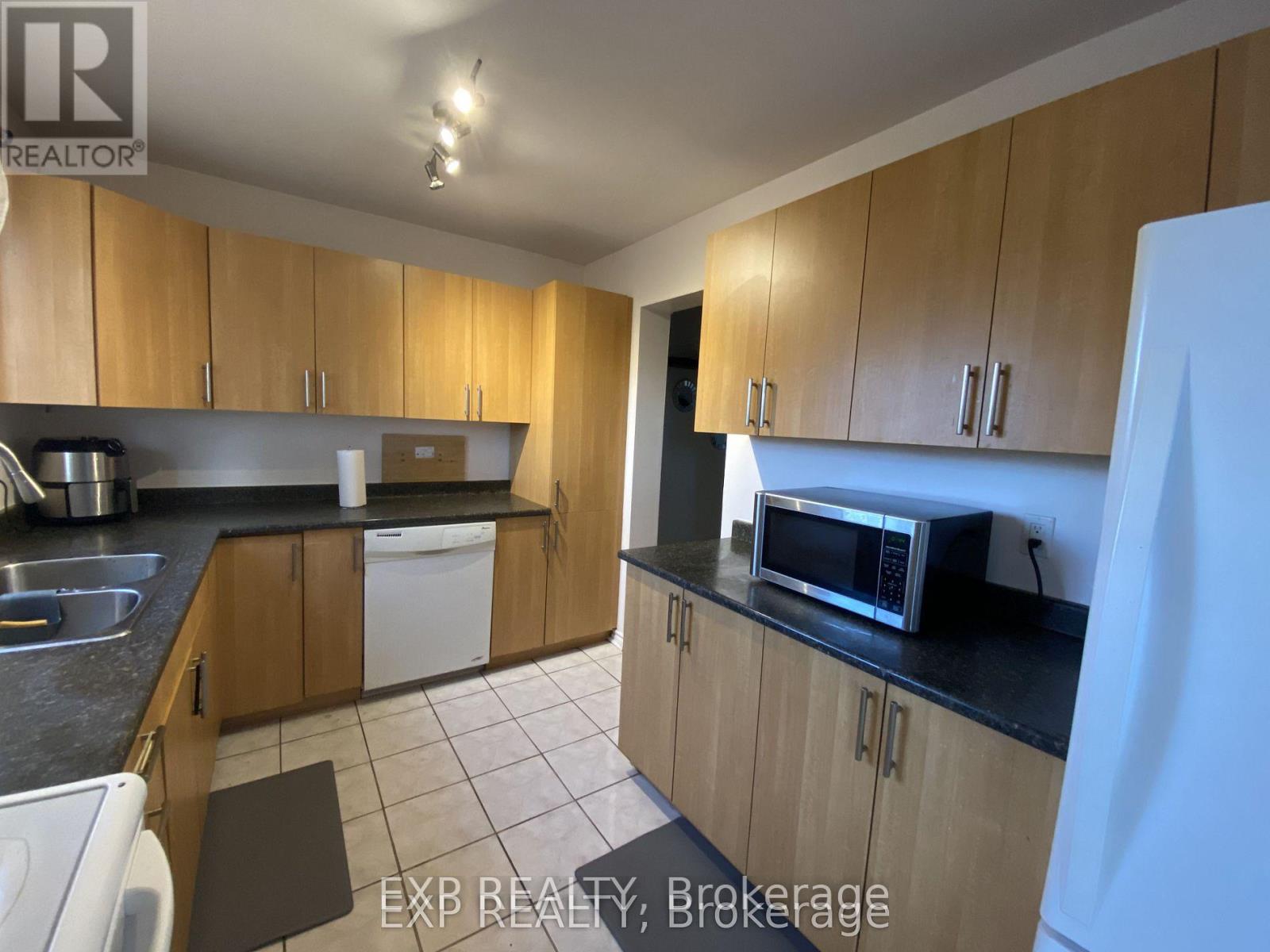 415 Kintyre Private, Ottawa, Ontario  K2C 3M9 - Photo 8 - X12927982