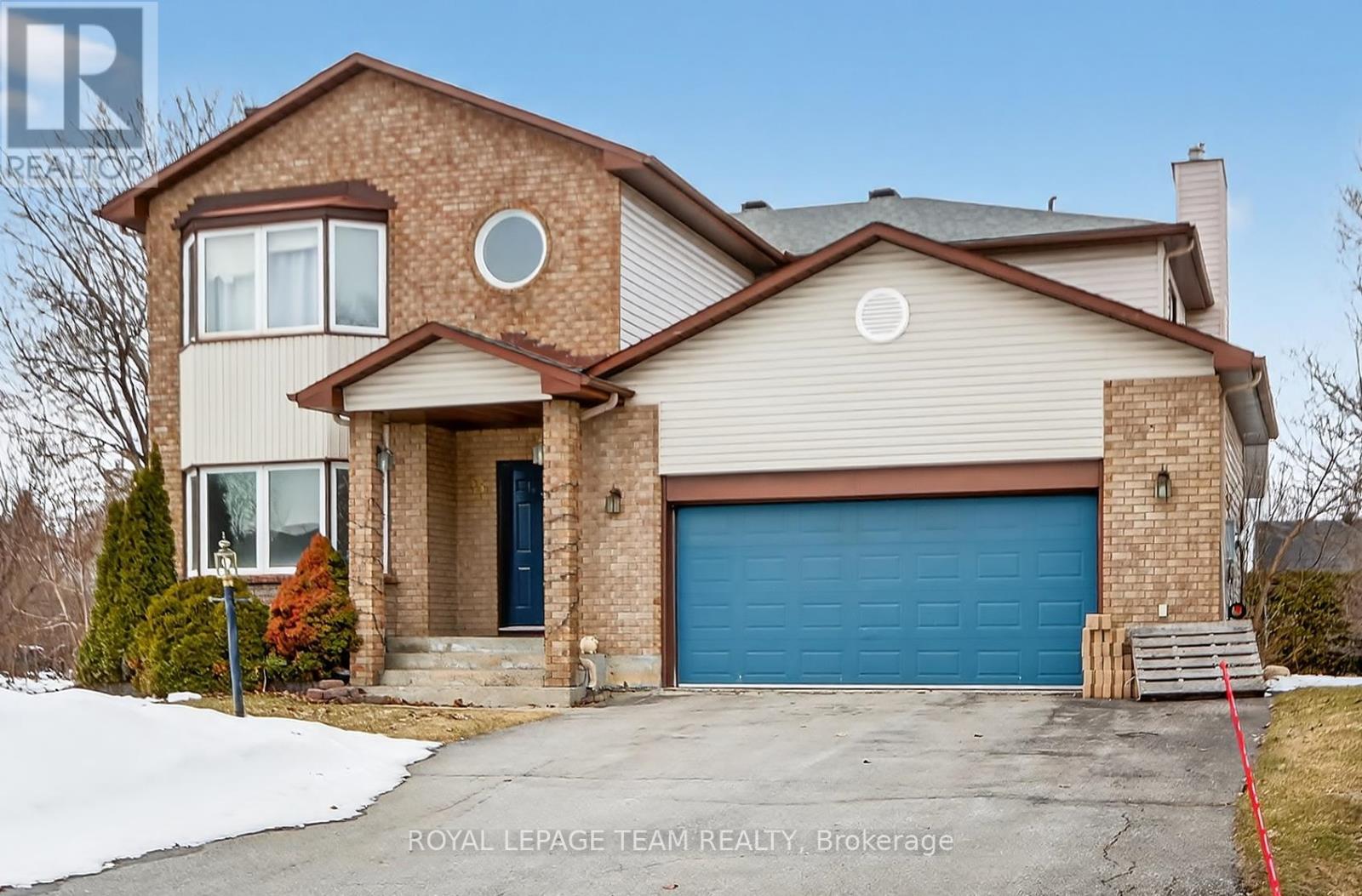 35 Hartin Street, Ottawa, Ontario  K2S 1B9 - Photo 3 - X12928006