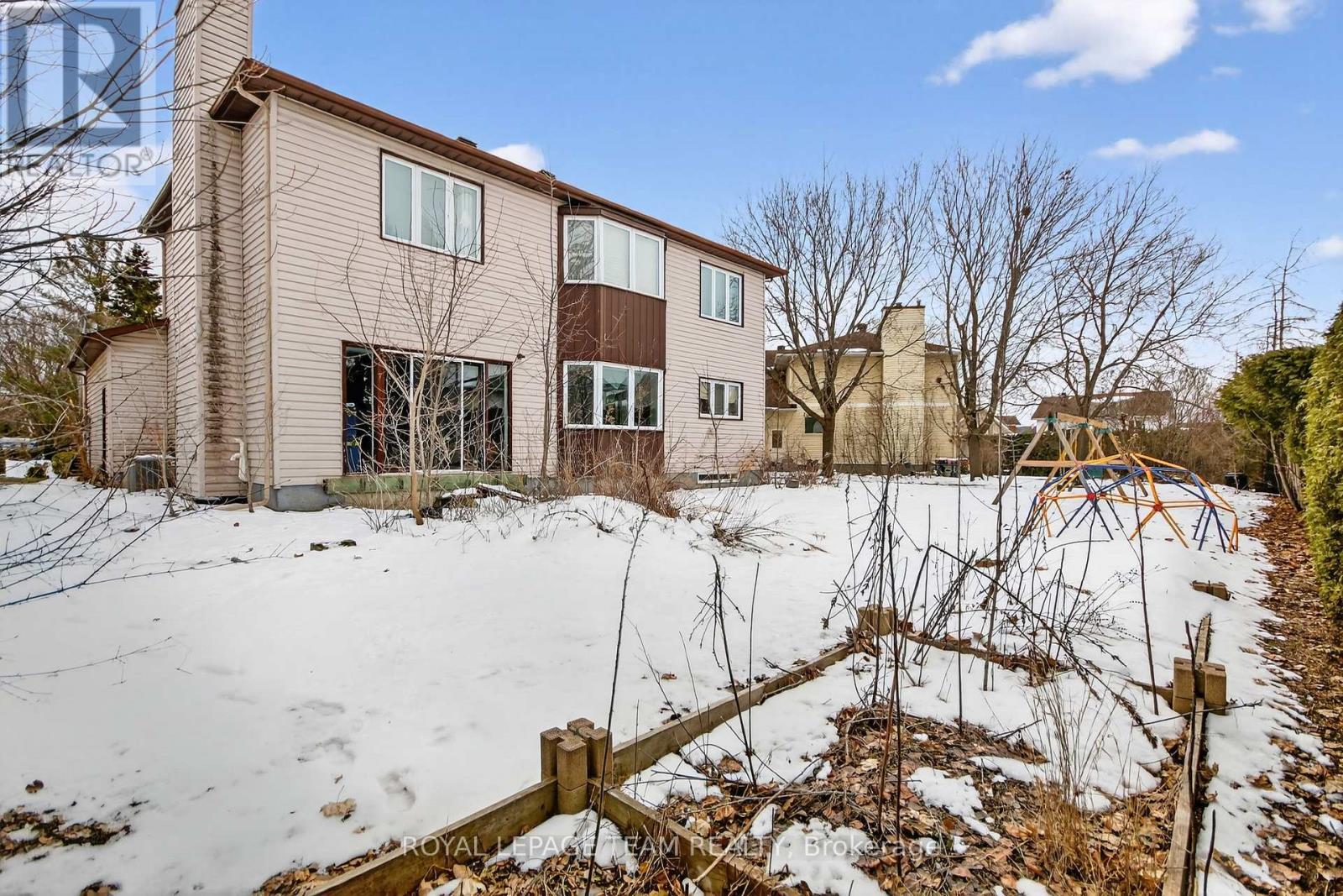 35 Hartin Street, Ottawa, Ontario  K2S 1B9 - Photo 6 - X12928006