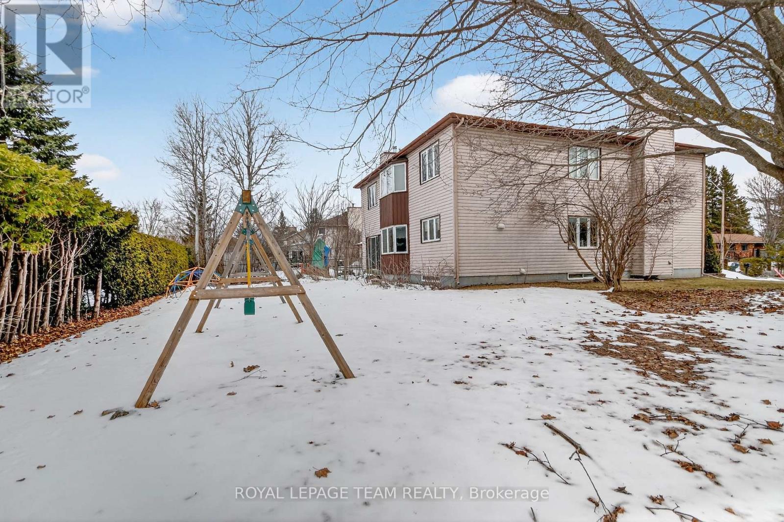 35 Hartin Street, Ottawa, Ontario  K2S 1B9 - Photo 7 - X12928006
