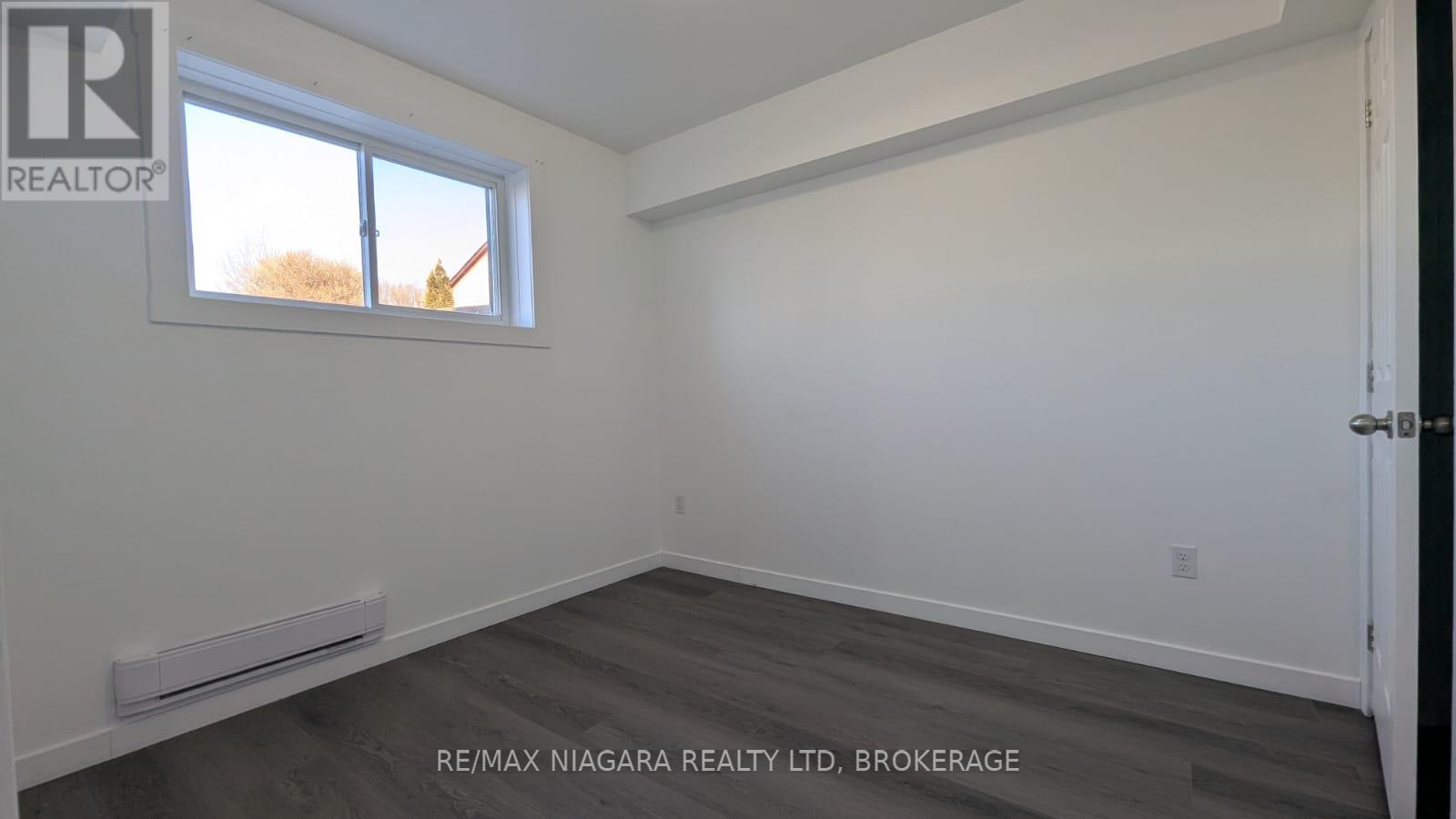 214 - 220 Erie Street, Port Colborne, Ontario  L3K 0A6 - Photo 5 - X12927934