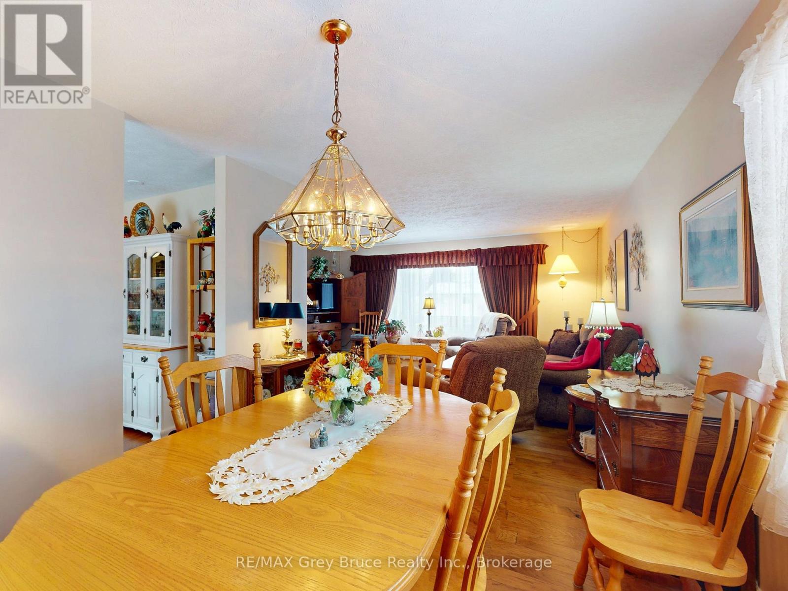 560 20th Street E, Owen Sound, Ontario N4K 2B6 - Photo 11 - X12927836