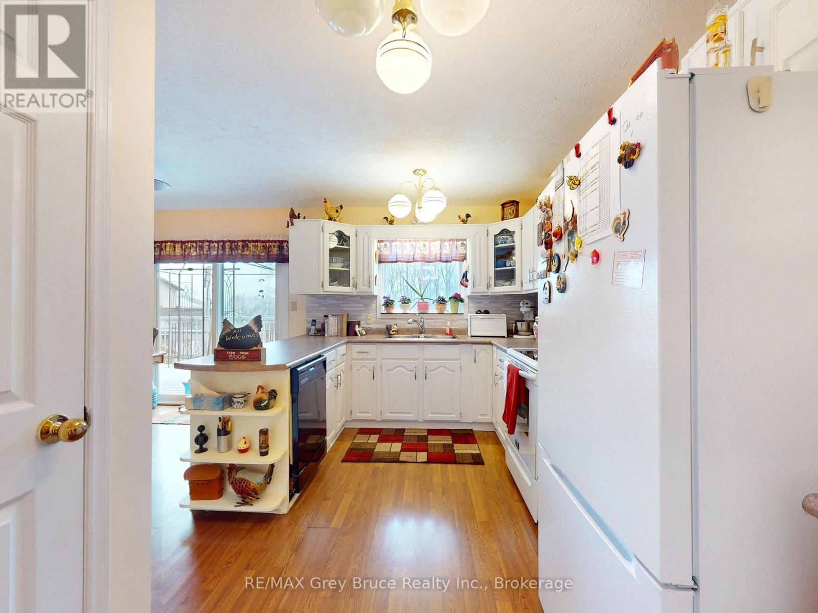 560 20th Street E, Owen Sound, Ontario N4K 2B6 - Photo 17 - X12927836