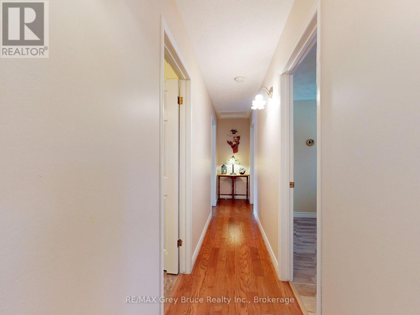 560 20th Street E, Owen Sound, Ontario N4K 2B6 - Photo 19 - X12927836