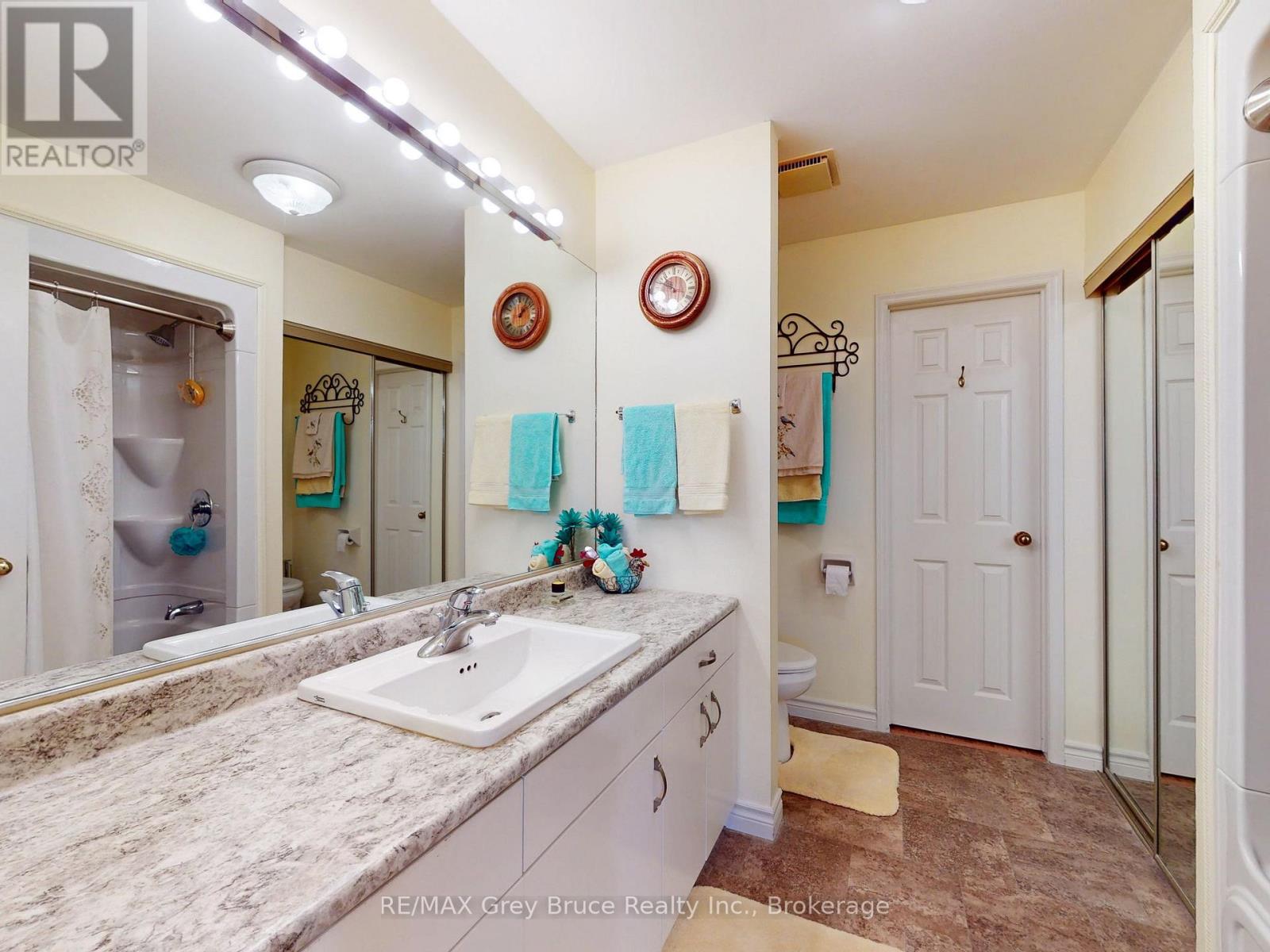 560 20th Street E, Owen Sound, Ontario N4K 2B6 - Photo 26 - X12927836