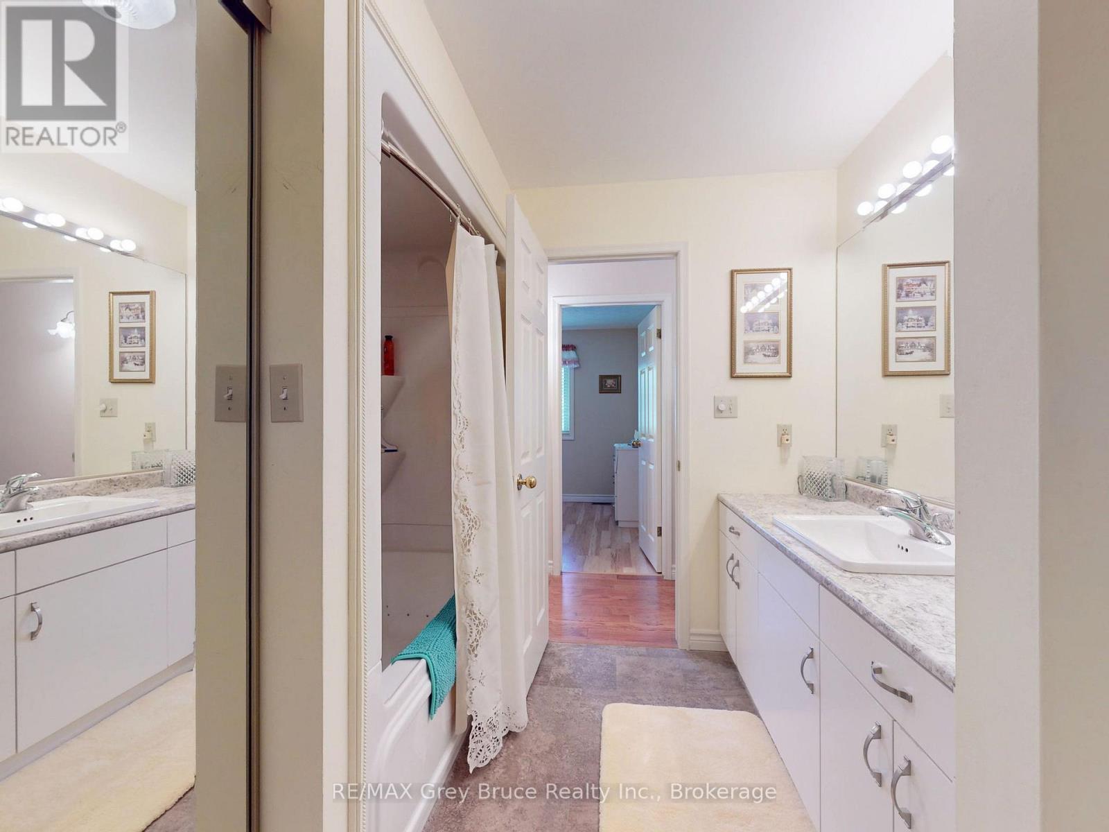 560 20th Street E, Owen Sound, Ontario N4K 2B6 - Photo 27 - X12927836