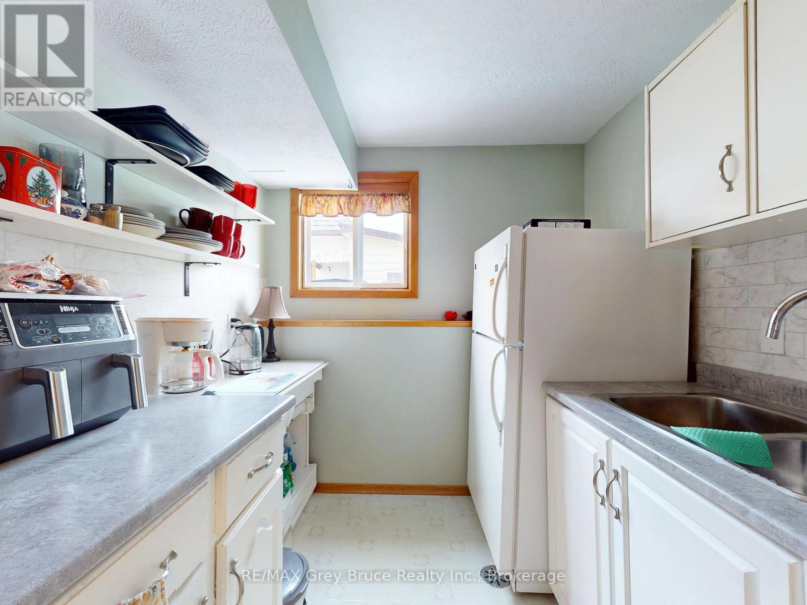 560 20th Street E, Owen Sound, Ontario N4K 2B6 - Photo 37 - X12927836