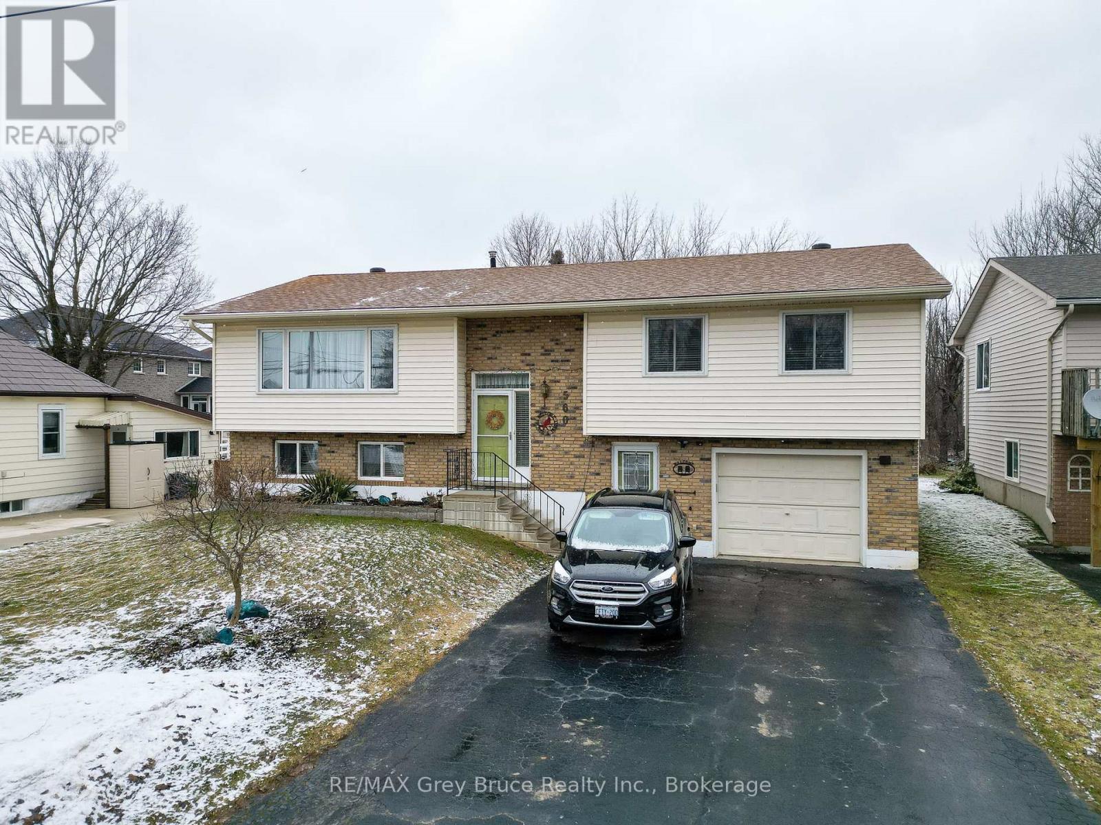 560 20th Street E, Owen Sound, Ontario N4K 2B6 - Photo 45 - X12927836