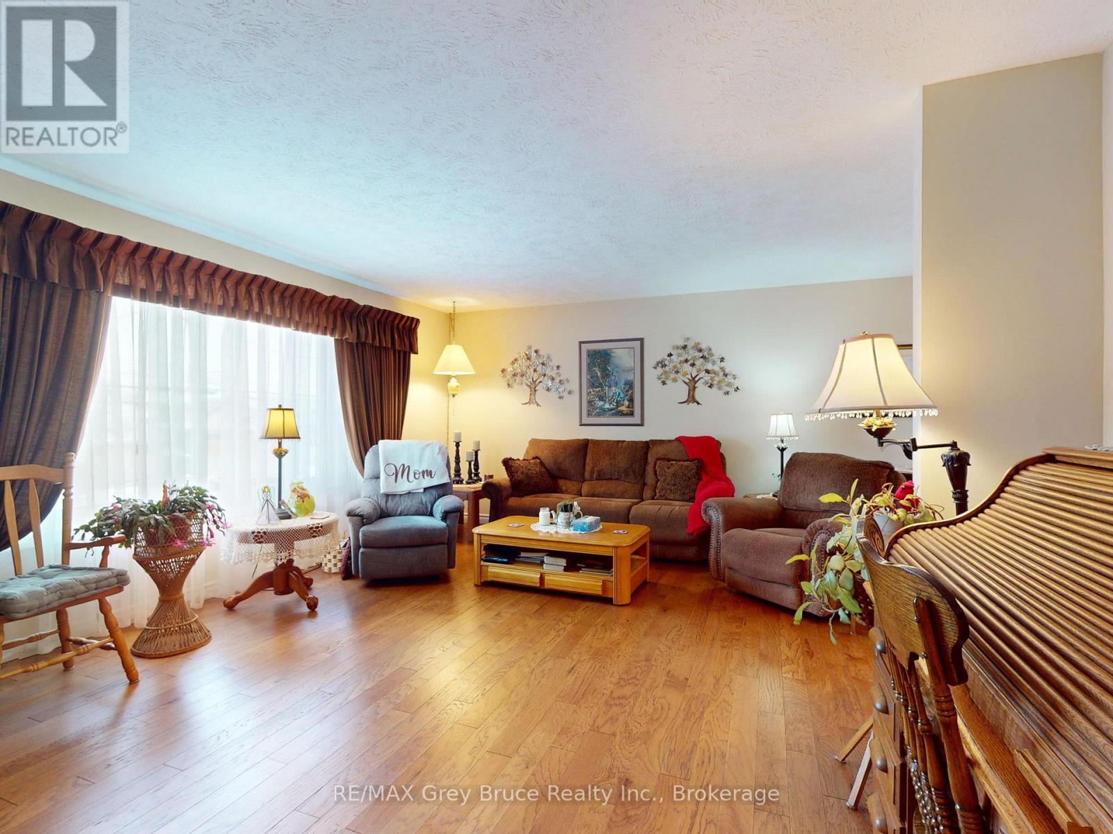 560 20th Street E, Owen Sound, Ontario N4K 2B6 - Photo 5 - X12927836