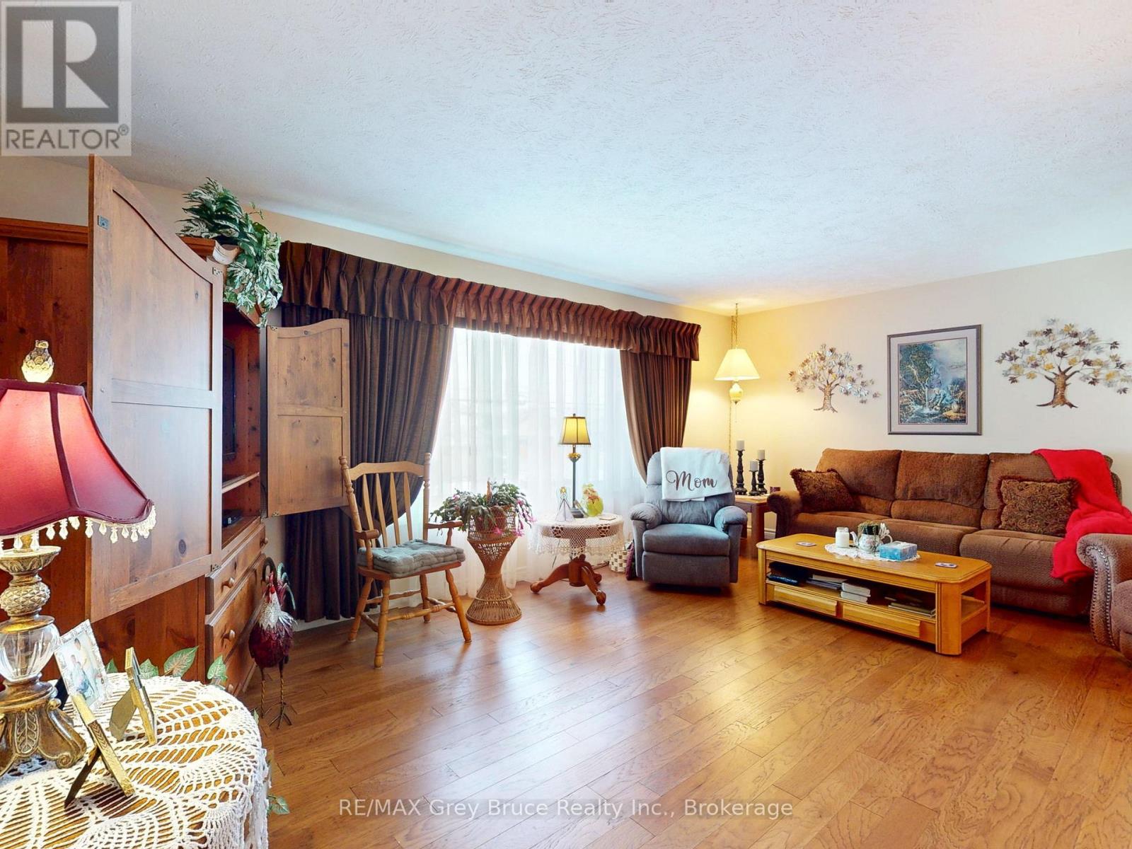 560 20th Street E, Owen Sound, Ontario N4K 2B6 - Photo 6 - X12927836