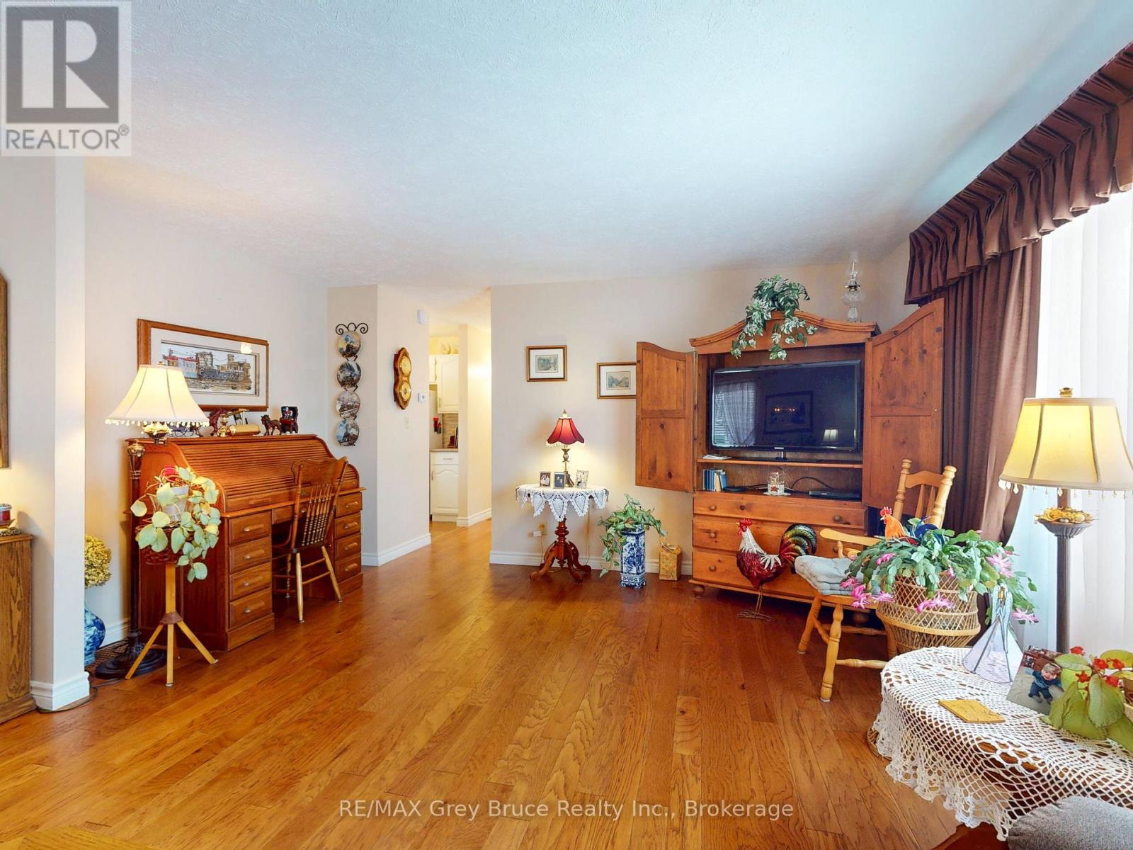 560 20th Street E, Owen Sound, Ontario N4K 2B6 - Photo 7 - X12927836