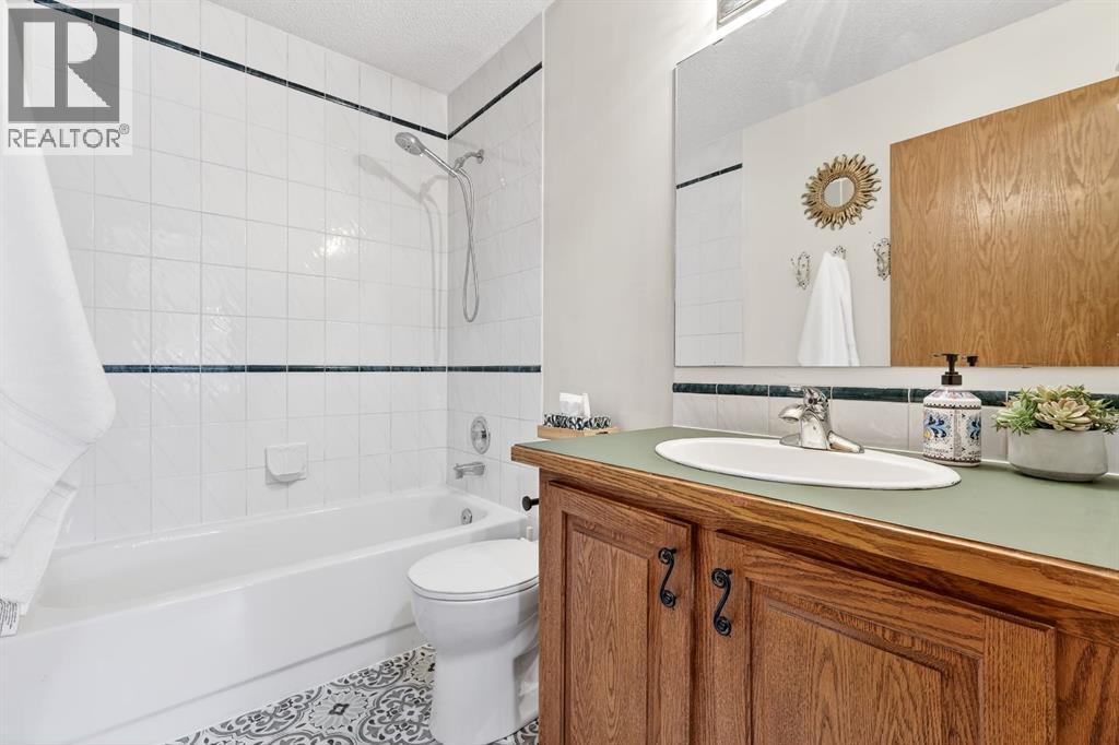 31 Sunset Crescent, Okotoks, Alberta  T1S 1P3 - Photo 15 - A2296617