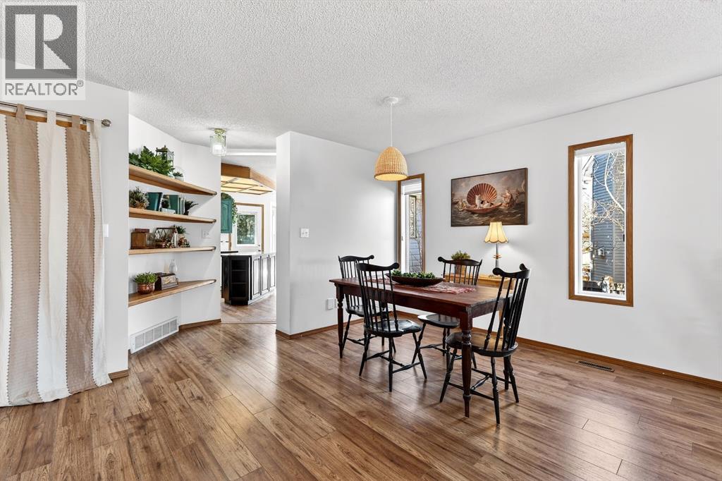 31 Sunset Crescent, Okotoks, Alberta  T1S 1P3 - Photo 4 - A2296617