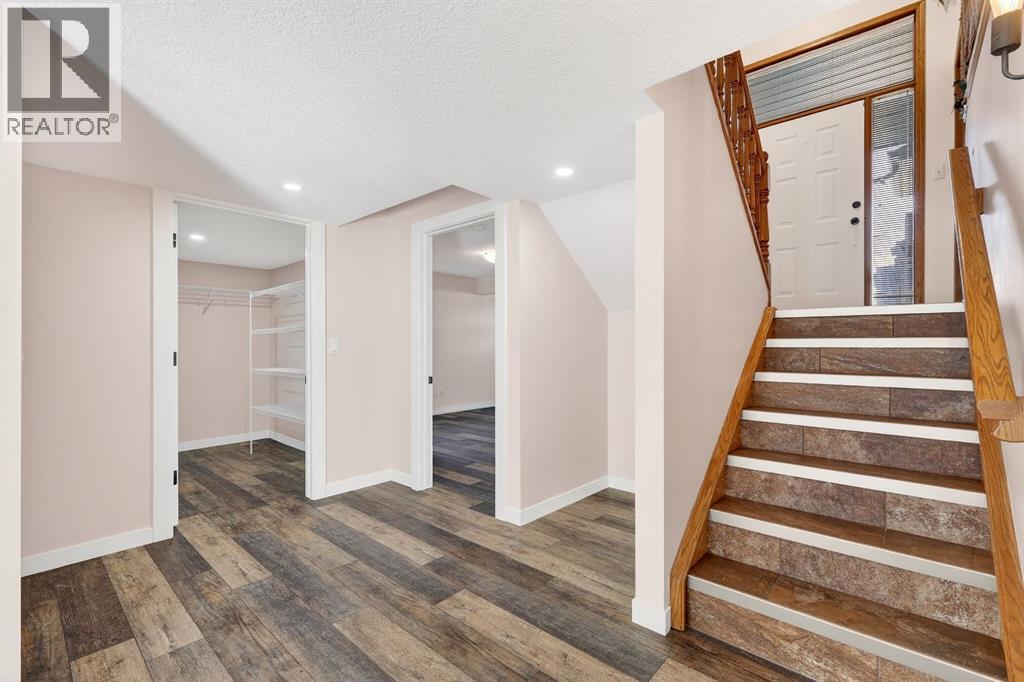 31 Sunset Crescent, Okotoks, Alberta  T1S 1P3 - Photo 20 - A2296617