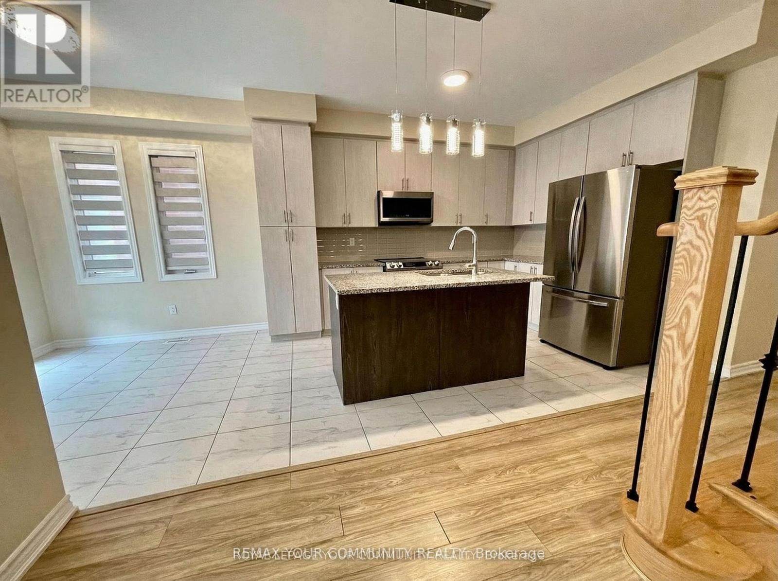 29 Hickling Lane, Ajax, Ontario  L1T 0P9 - Photo 7 - E12576492