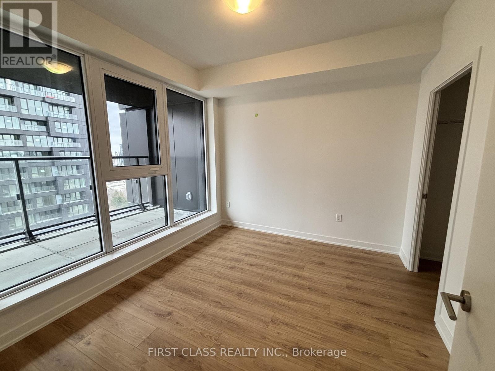 2010 - 1 Quarrington Lane, Toronto, Ontario  M3C 1H7 - Photo 10 - C12927838