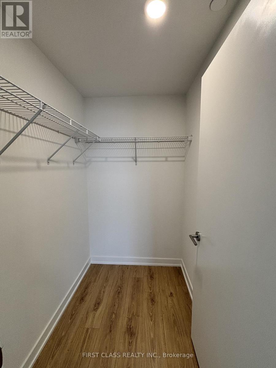 2010 - 1 Quarrington Lane, Toronto, Ontario  M3C 1H7 - Photo 11 - C12927838