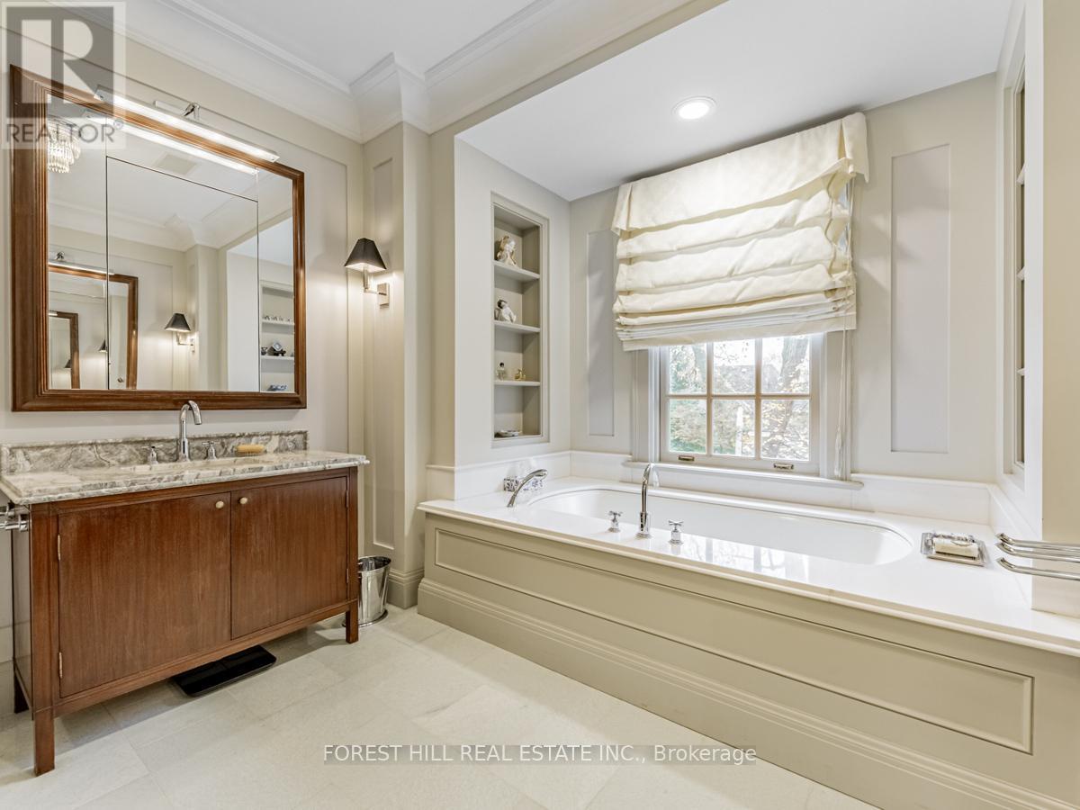 1 Burton Road, Toronto, Ontario  M5P 1T6 - Photo 27 - C12927954