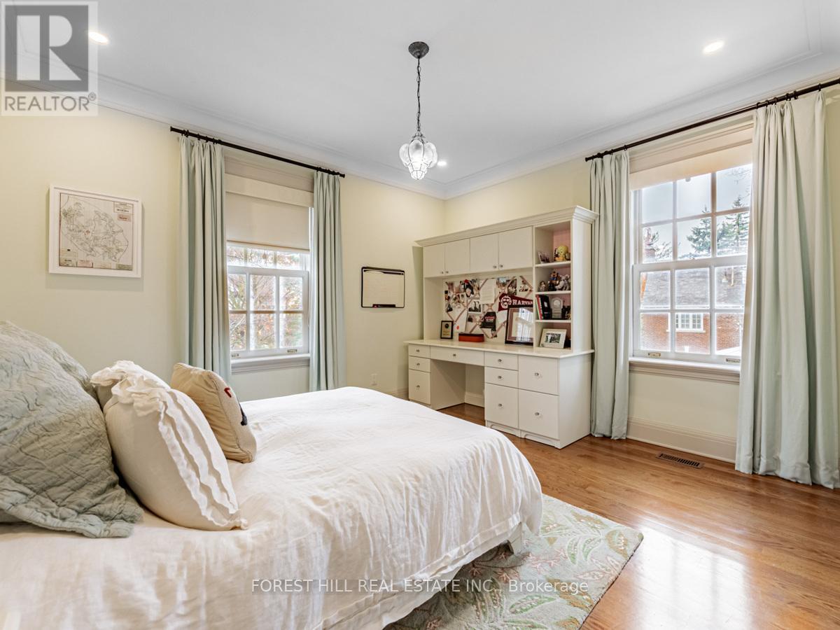 1 Burton Road, Toronto, Ontario  M5P 1T6 - Photo 29 - C12927954