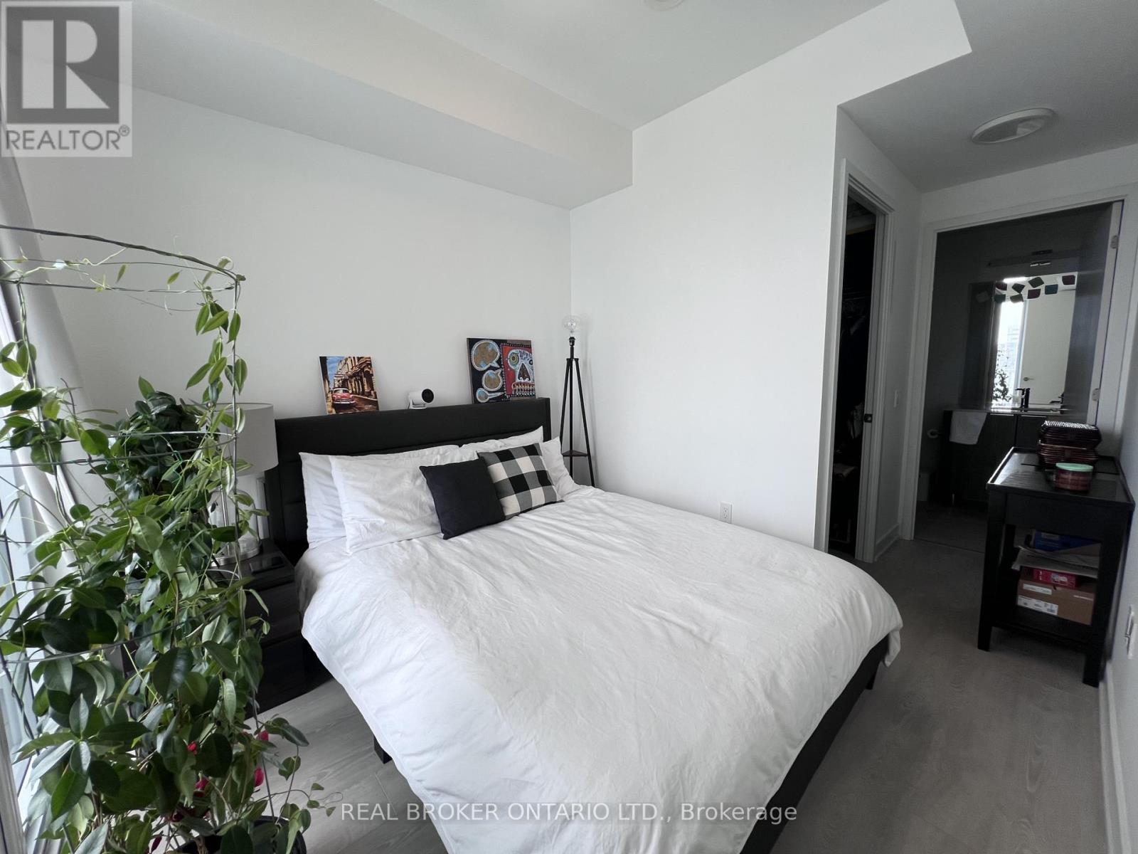 2608 - 15 Queens Quay E, Toronto, Ontario  M5E 0A5 - Photo 6 - C12927990