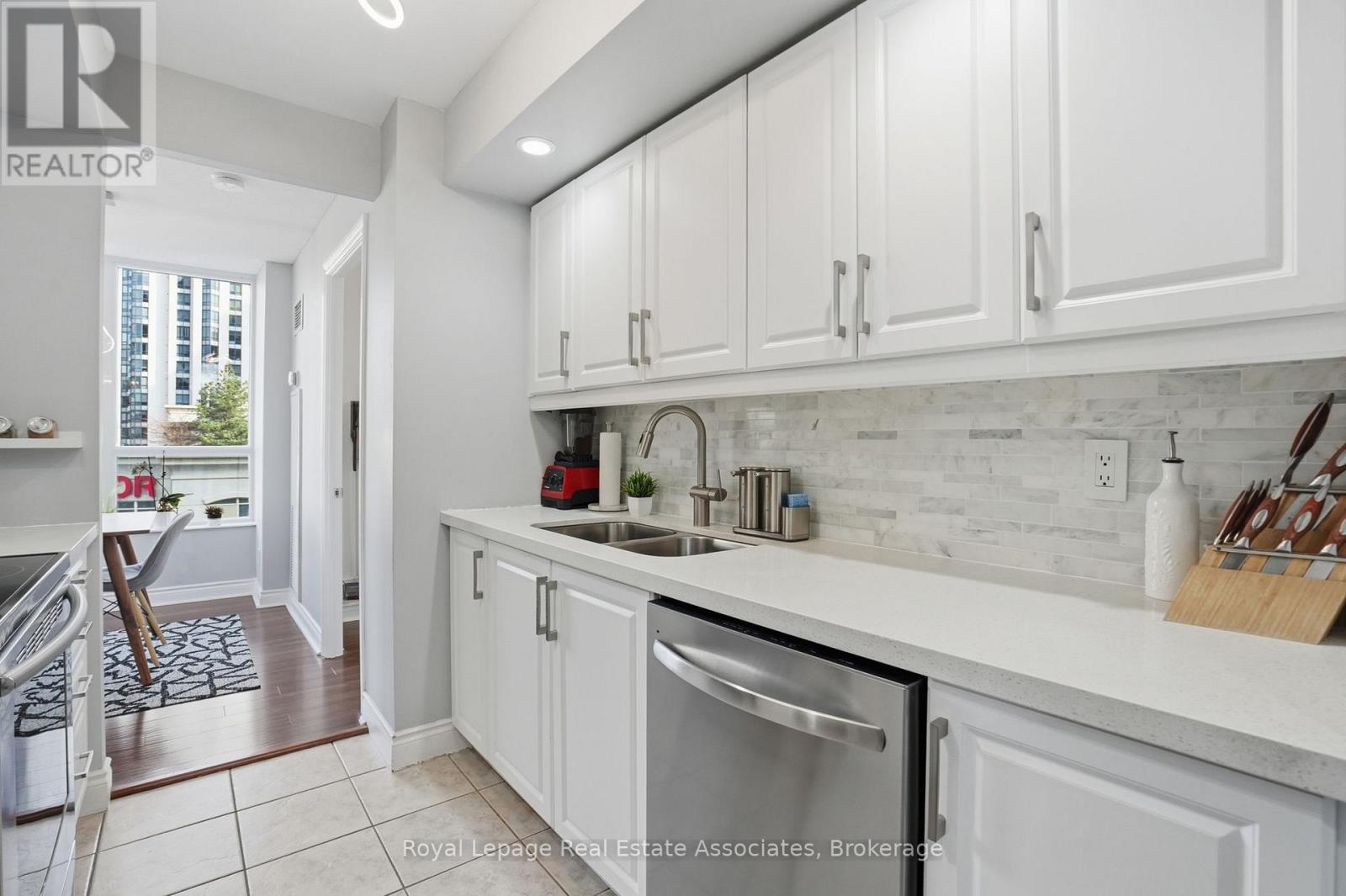 1005 - 5 Northtown Way, Toronto, Ontario  M2N 7A1 - Photo 15 - C12928014