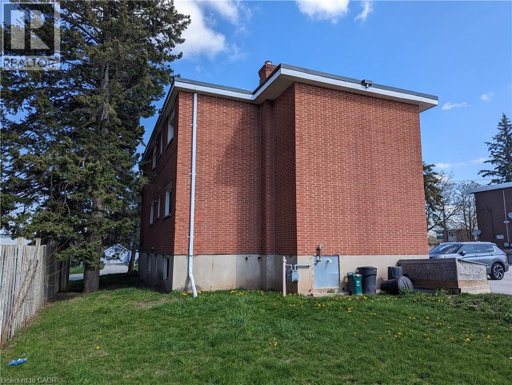 351 Hoffman Street, Kitchener, Ontario  N2M 3N5 - Photo 2 - 40815521