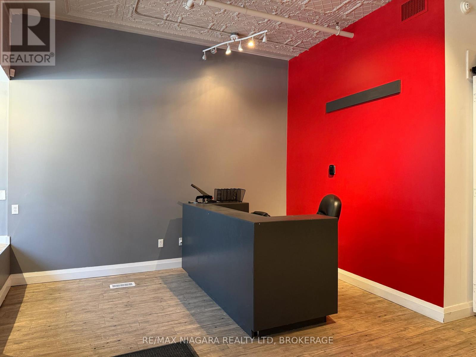 81 St. Paul Street, St. Catharines, Ontario  L2R 3M3 - Photo 6 - X12924222