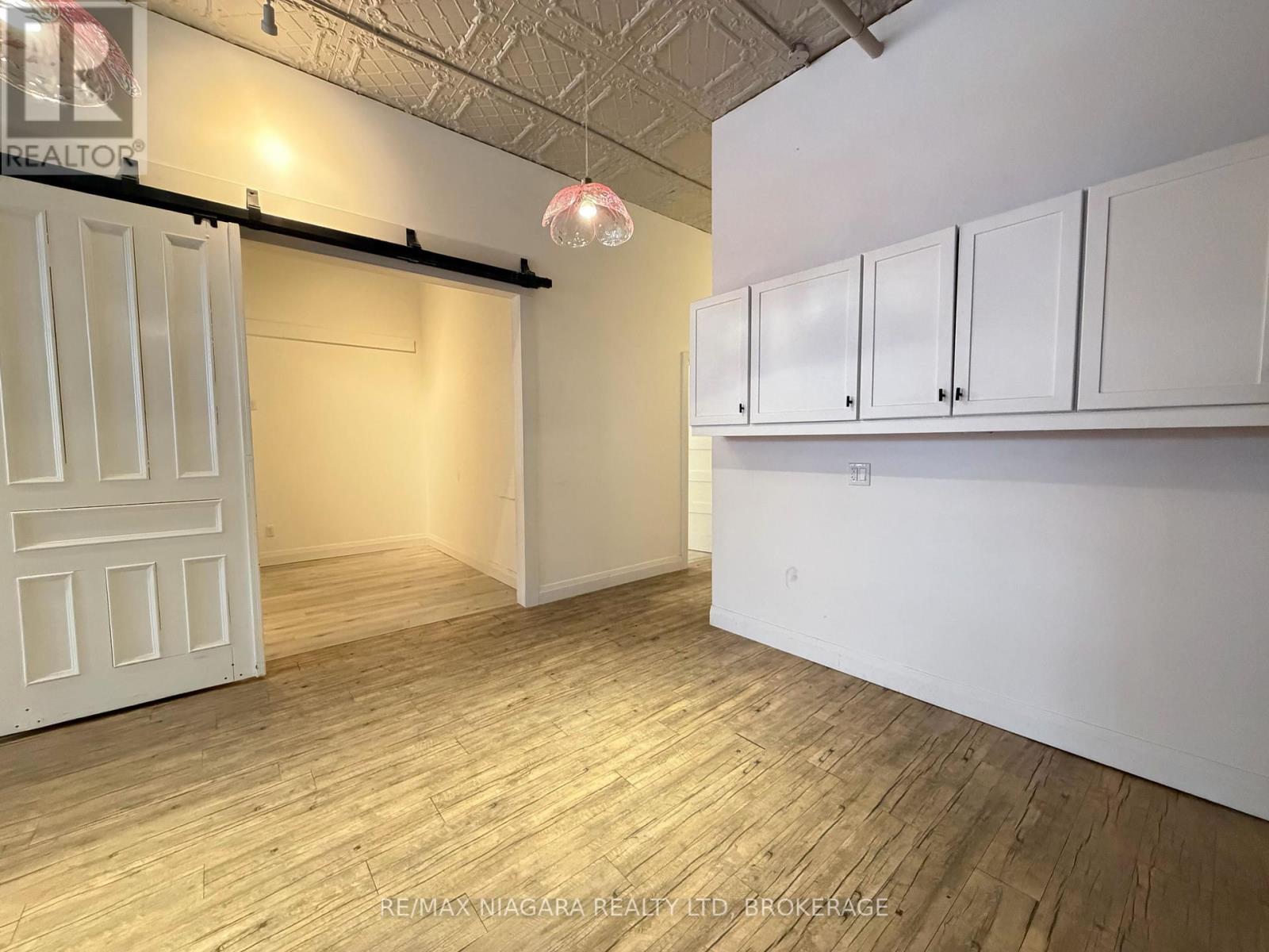 81 St. Paul Street, St. Catharines, Ontario  L2R 3M3 - Photo 8 - X12924222