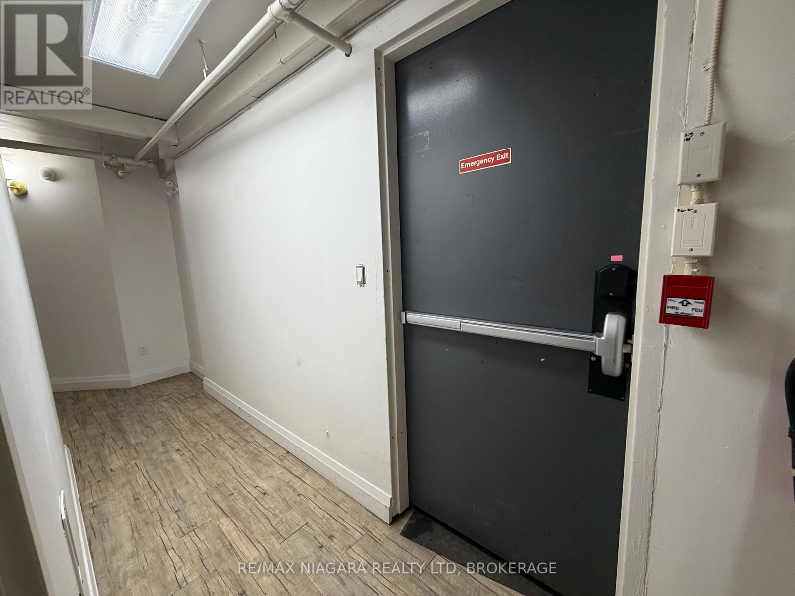 81 St. Paul Street, St. Catharines, Ontario  L2R 3M3 - Photo 27 - X12924222