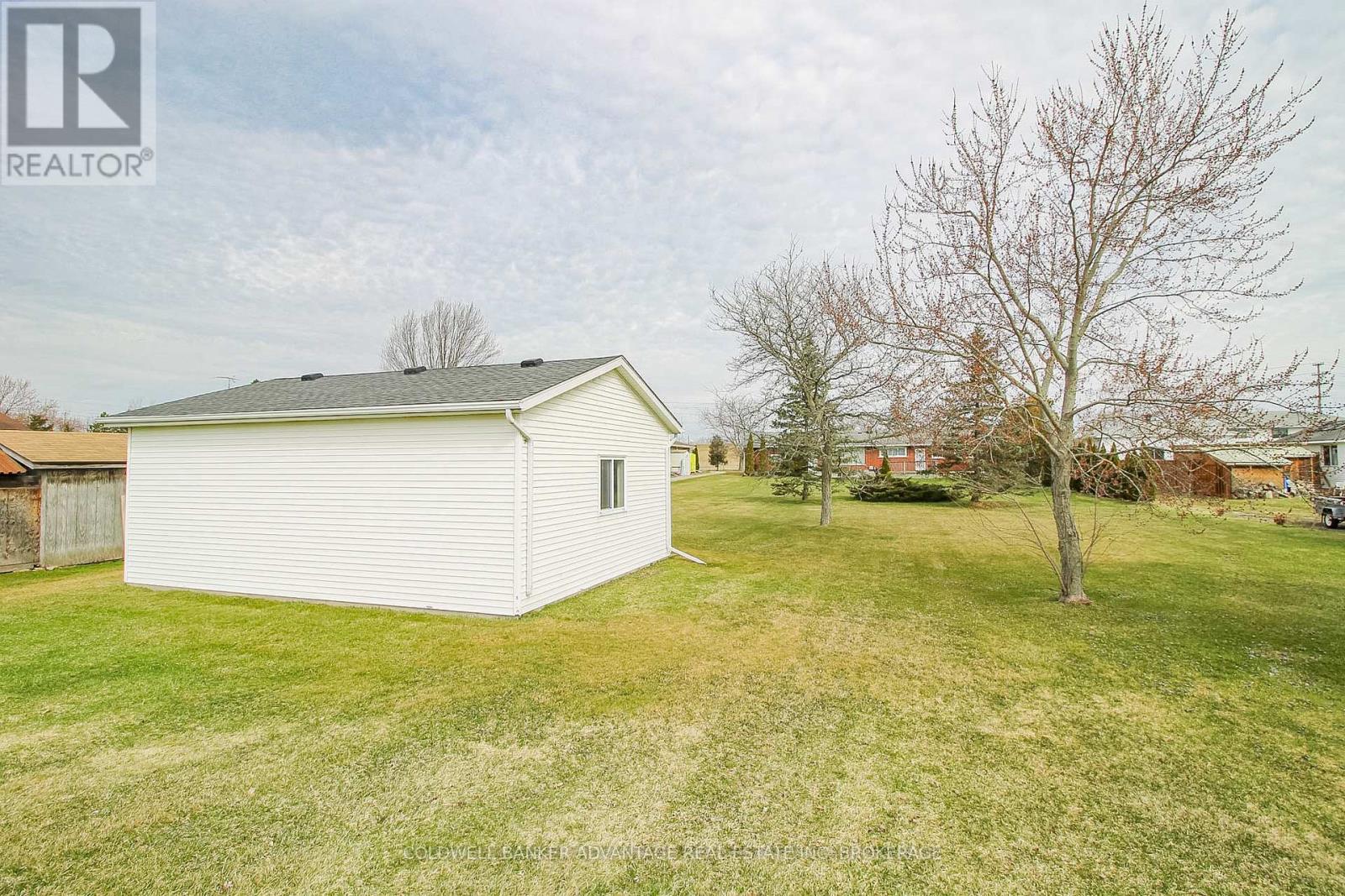 377 Silverthorn Crescent, Welland, Ontario  L3B 5N4 - Photo 48 - X12926774